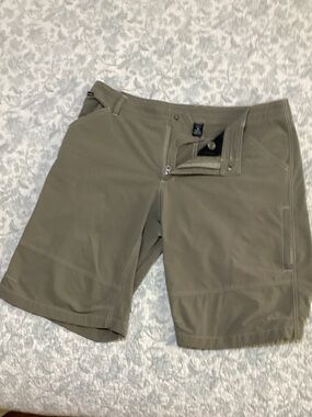 Kuhl Men’s Olive Utility Stretch Shorts